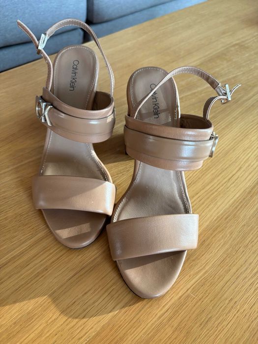 Кожени сандали Calvin Klein BLOCK HL SANDAL 85HH W/HW - размер 37