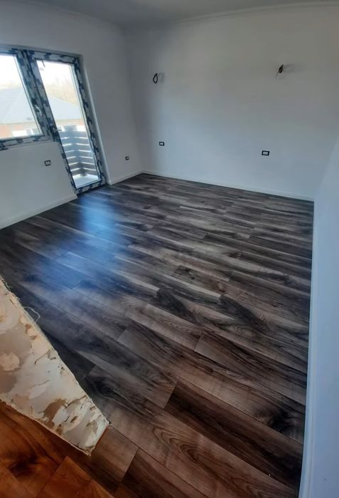 Echipă de Meseriași executam lucrări