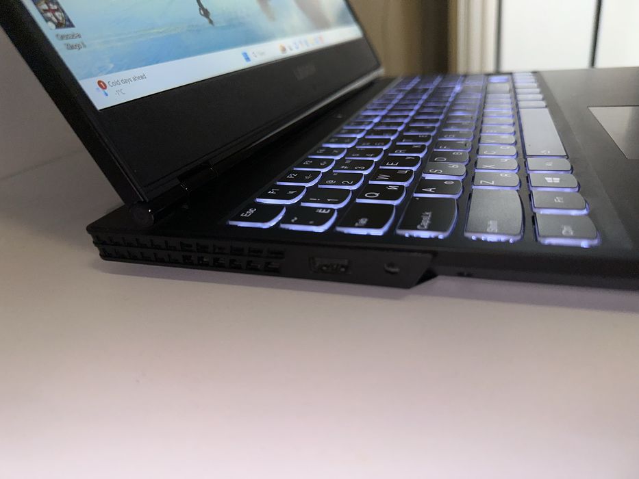 Продается ноутбук почти новый