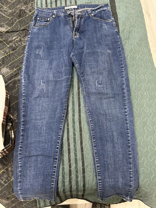 Отдам даром женские вещи.