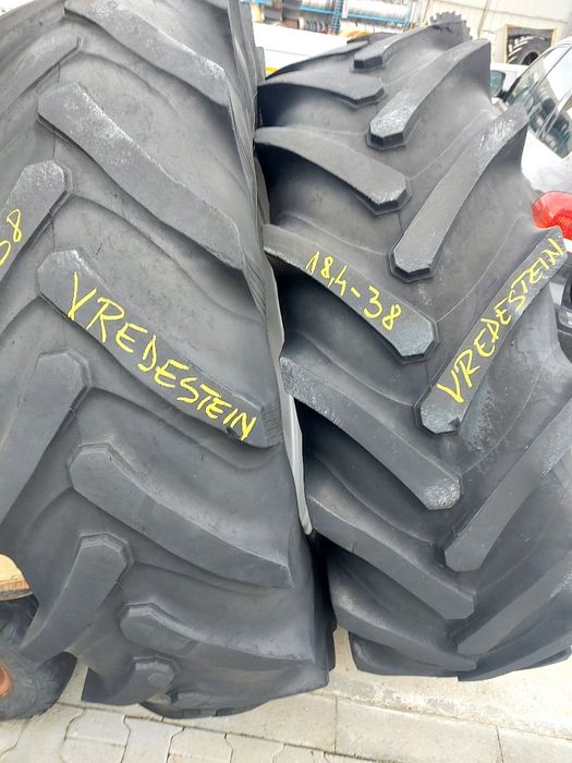 18,4/38. Vredestein.