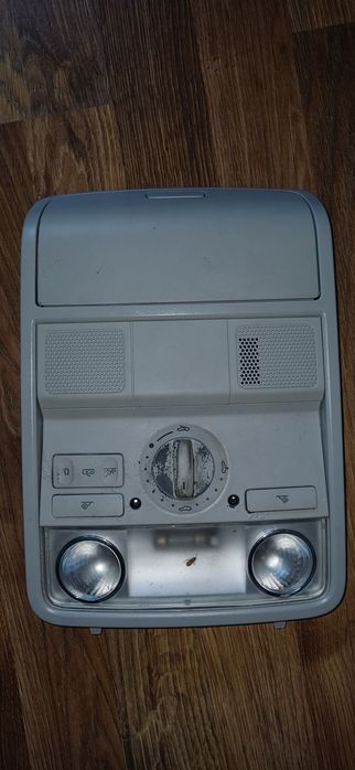 plafoniera cu lampa si comutator trapa vw golf V