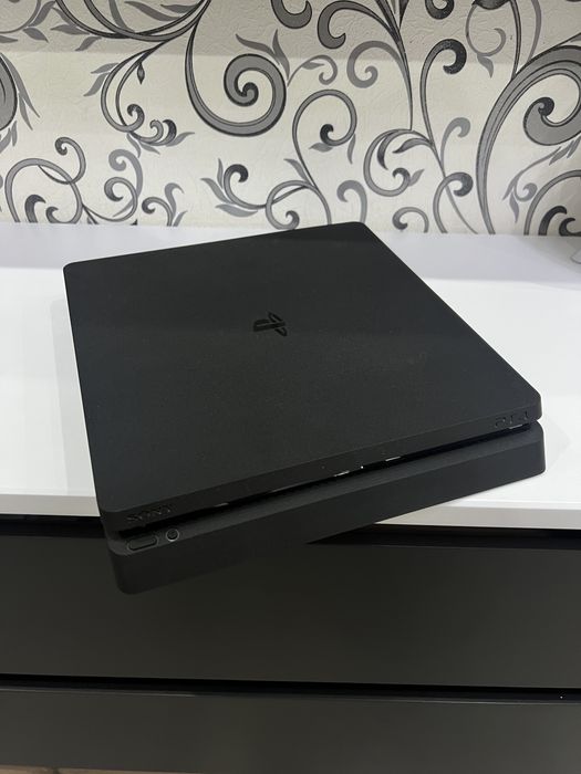 Продается Playstation 4