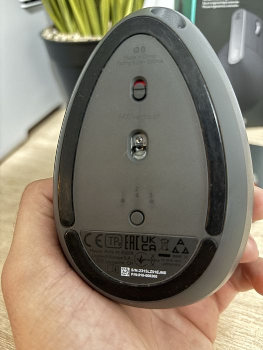 Мишка Logitech MX Master 3S Pale Gray / Мишка Logitech MX Vertical