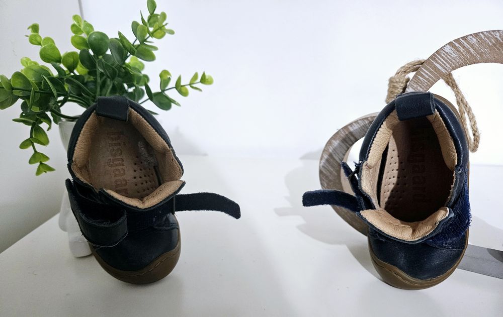 Ghete Bisgaard Gerl- 19(12,6 cm ),barefoot, piele naturala,primii pasi