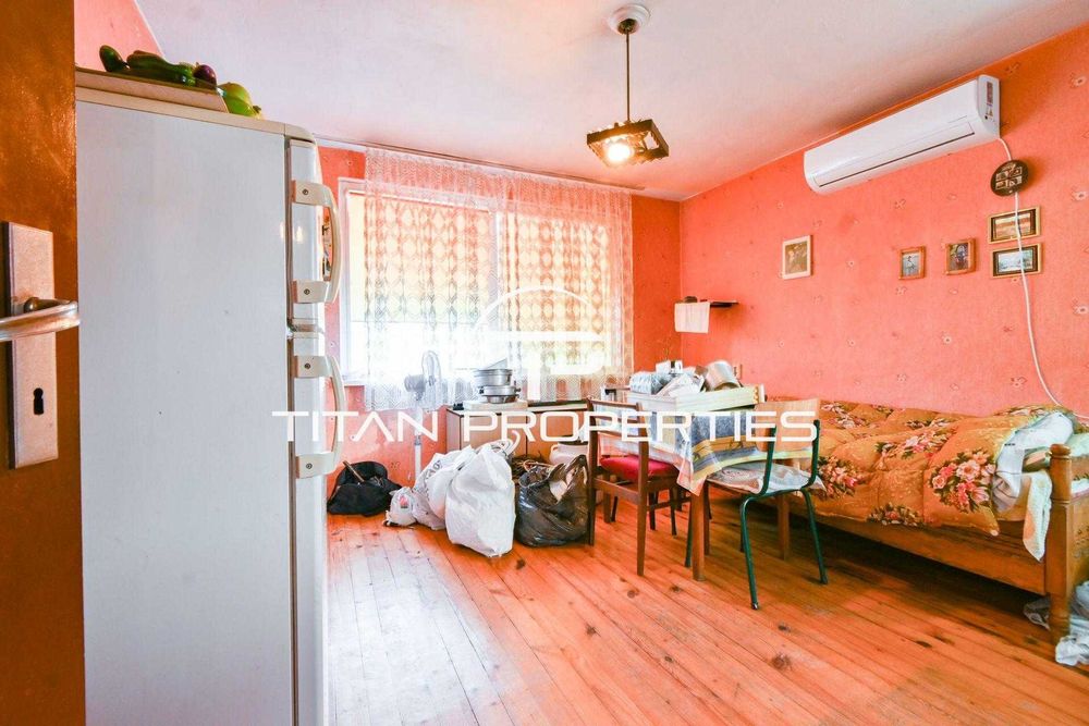 Самостоятелна къща,за продажба ,с.Мрамор