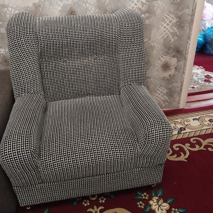 Продам диван в хорошем состоянии