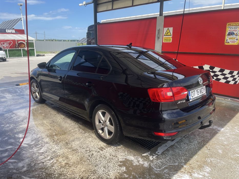 VOLKSWAGEN Jetta 2012 — imagine 3