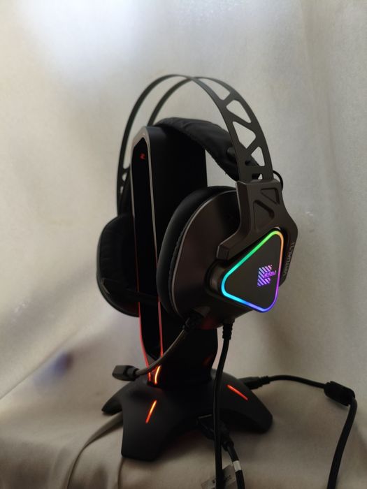 Gaming Наушники + RGB Стойка