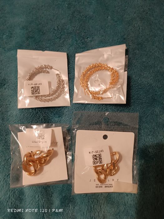 Обеци, пръстени и гривни