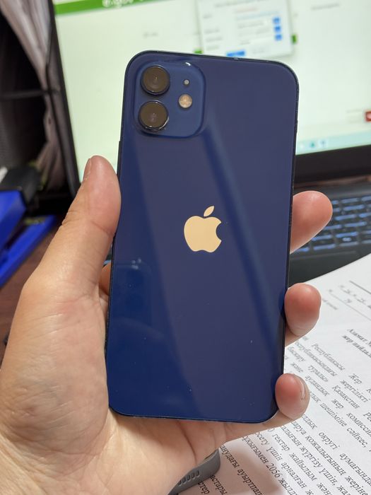 Продаю Iphone 12
