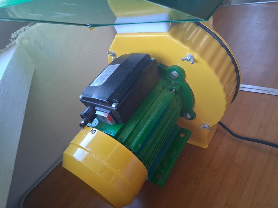 Moara cereale electrica