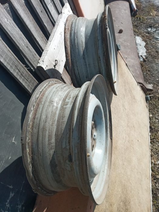 Продаётся резина зимняя R13.