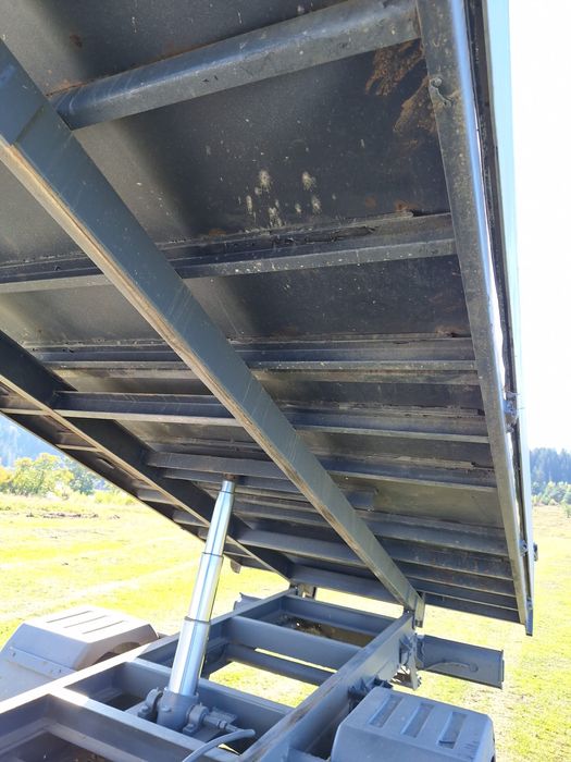 camioneta Iveco 3.0/5 T  din 2008 288000 km basculabil pe spate