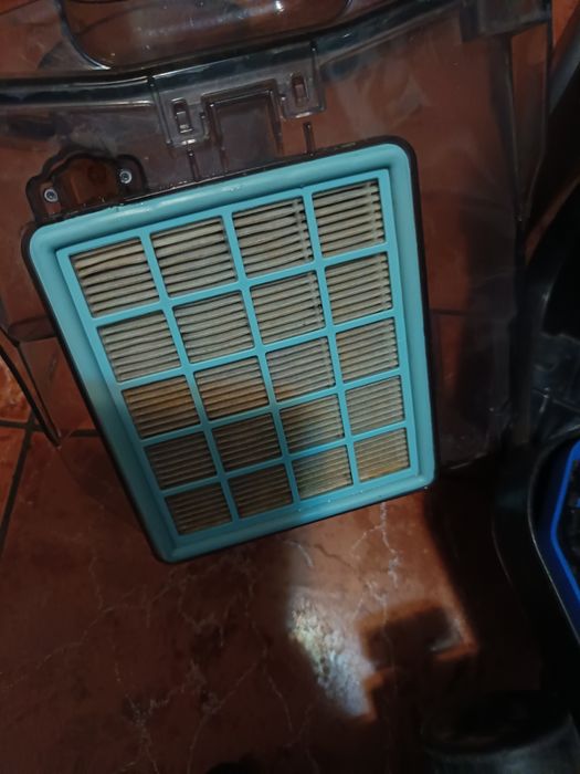 Aspirator Polti  și Philips .