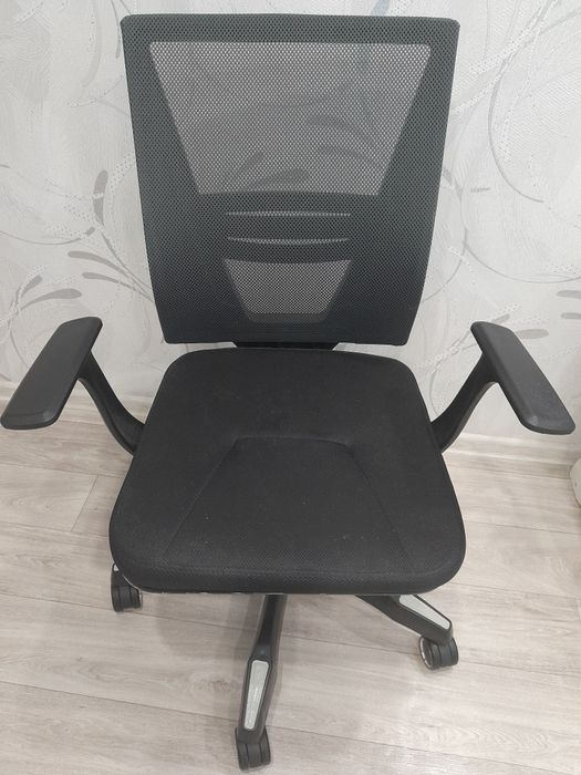 Продам копьтерный кресло