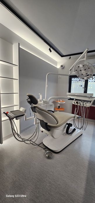 Cautam colaborare cu un medic stomatolog
