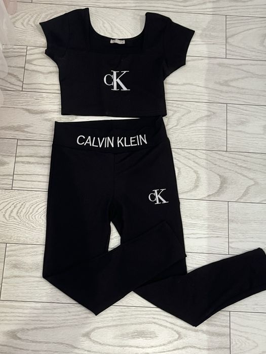 Комплект от клин и топче Calvin Klein