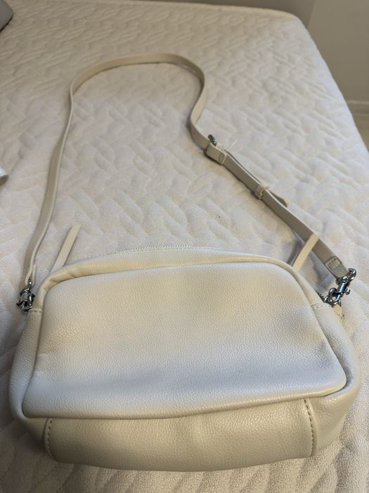 Дамска чанта естествена кожа с дълга дръжка