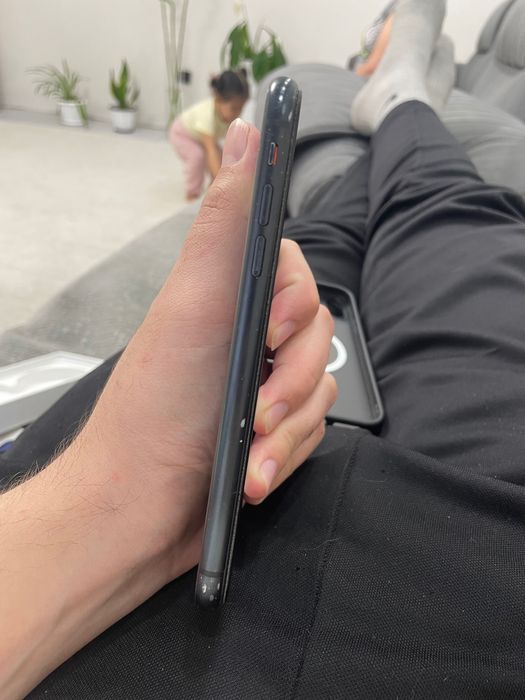 Продам айфон хр   .