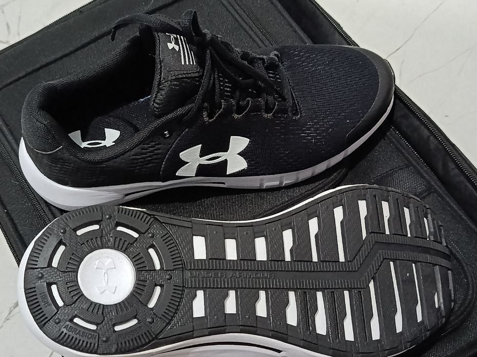 Under armour кроссовки