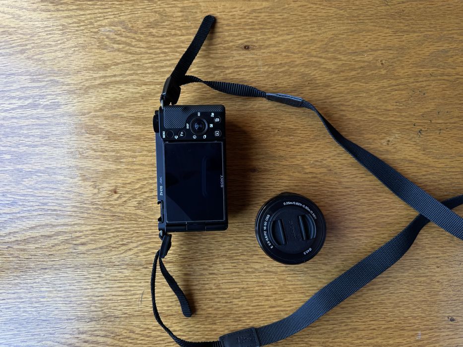Продам камеру Sony ZV-e10