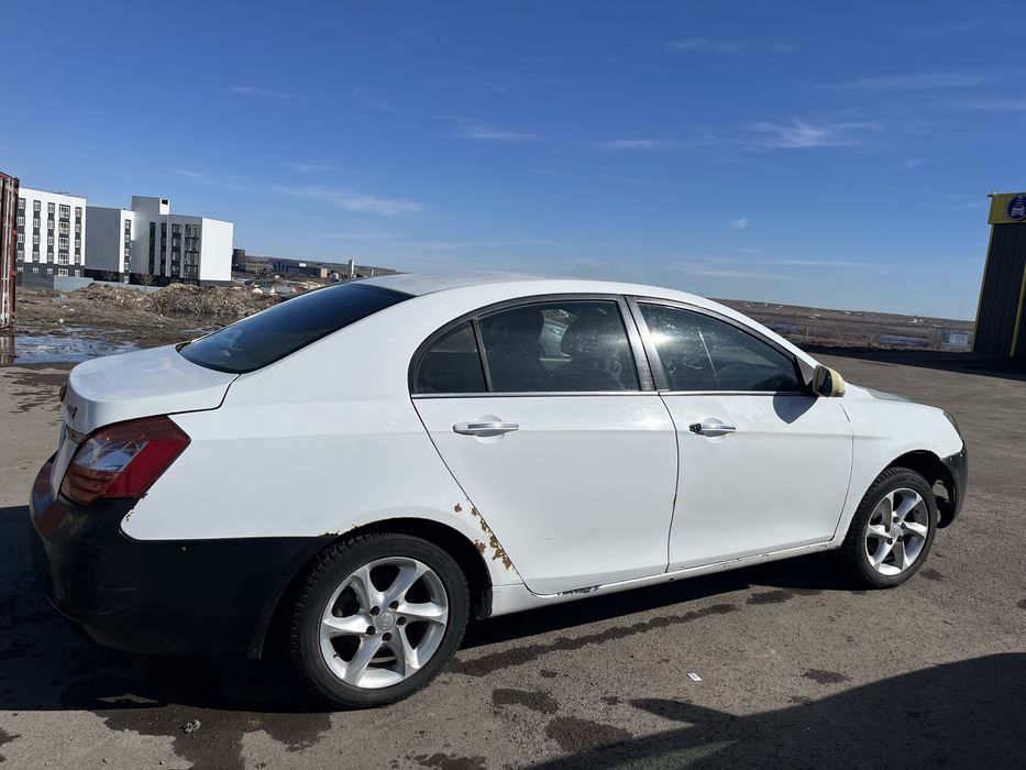 Машина на ходу торг есть.