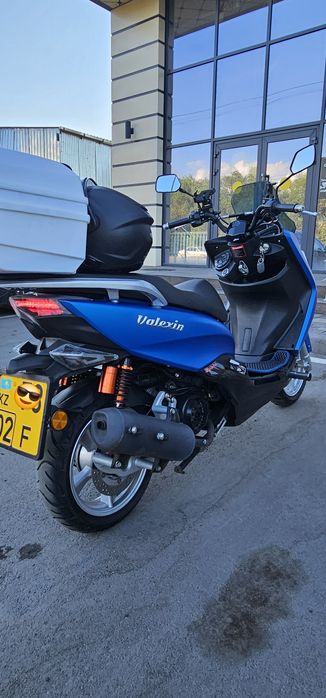 Скутер Honda Q48-200cc.