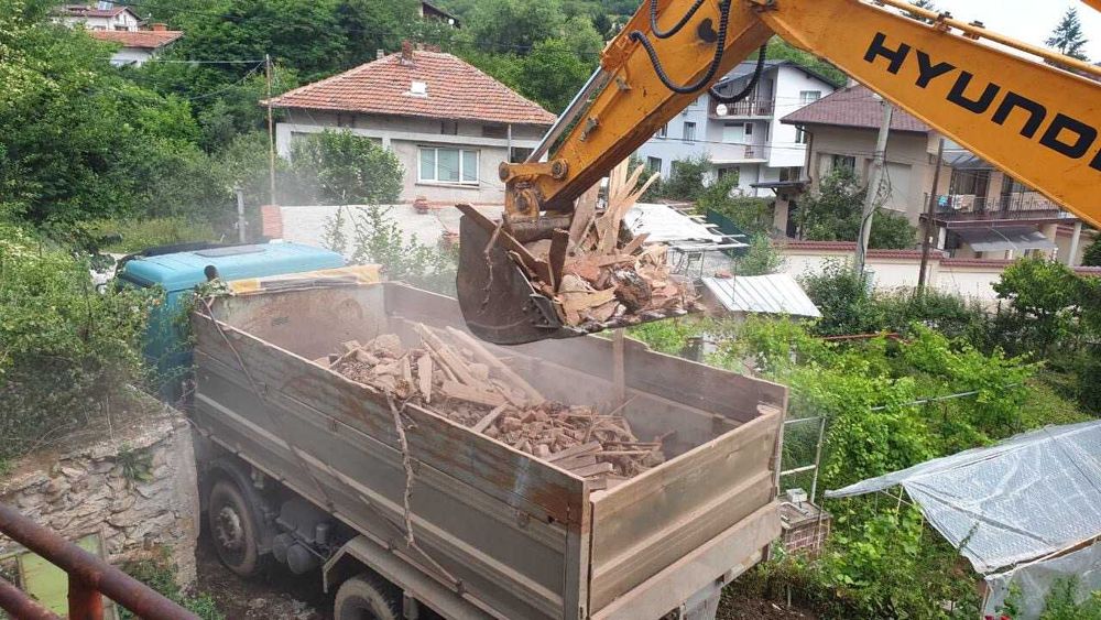 Кърти Чисти Извозва