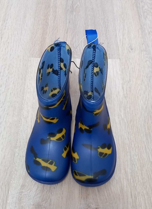 Cizmulite din cauciuc, marimea 22-23, 24-25, aproape noi