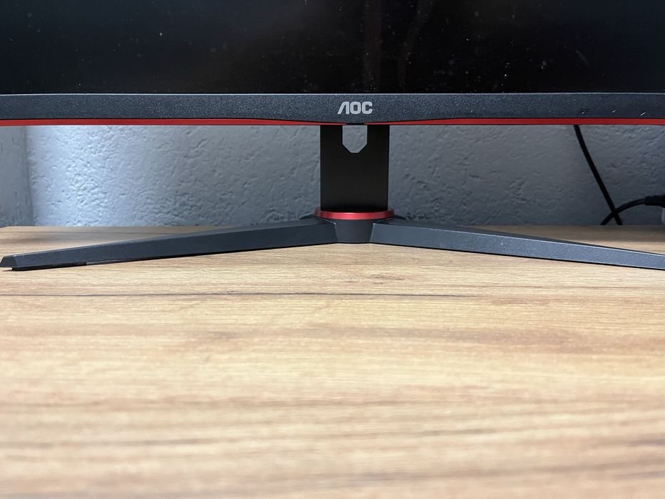 Продавам AOC 27” 240Hz