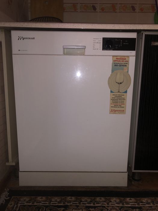 Idish-tovoq yuvadigan mowina