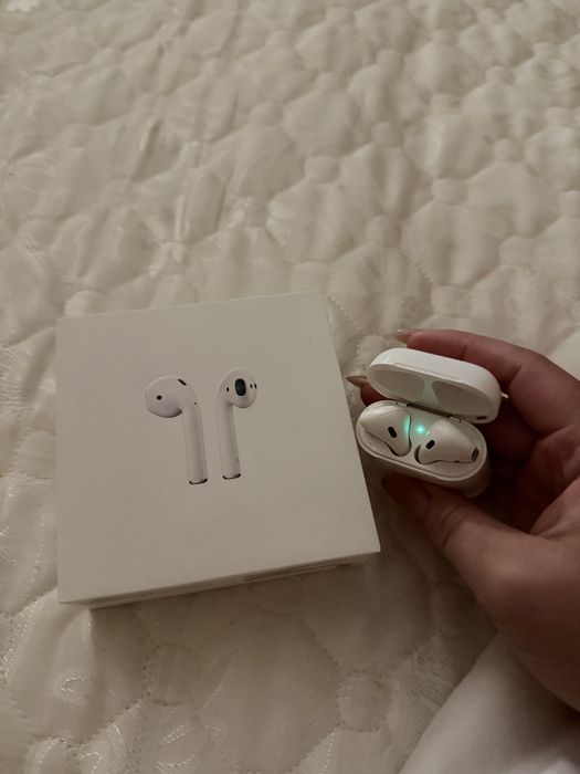Продам Airpods 2.