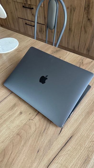 Macbook M1 с зарядкой