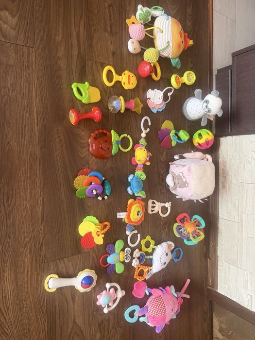 Лот бебешки играчки