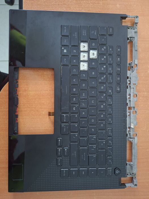 Vand ram 8 gb 3200 mhz si ssd 512 gb