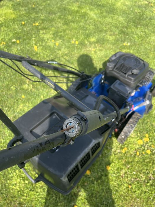 Masina de tuns iarba cu electromotor