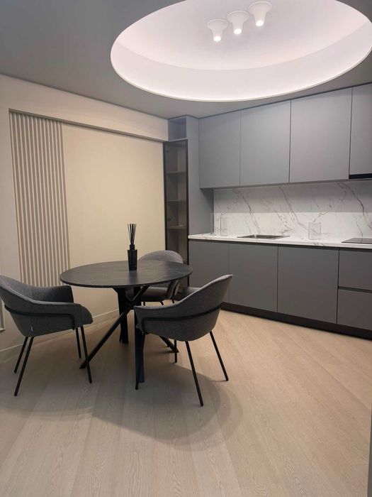 Apartament 3 camere de închiriat – Cortina North, Pipera – 1200 €/lună