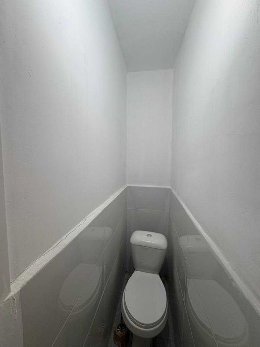 Продам коммерческое помещение 11 мкр-н