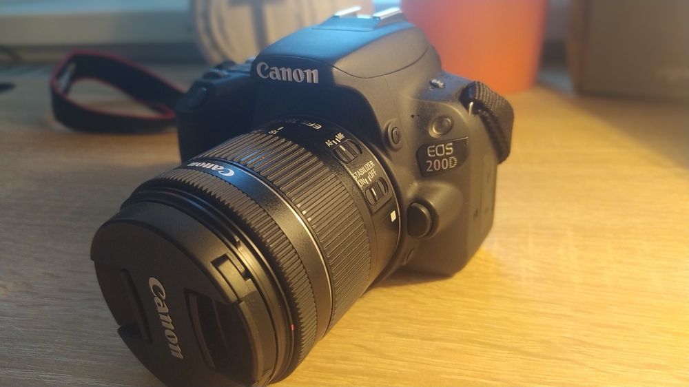 Фотоаппарат CANON 200D комплект