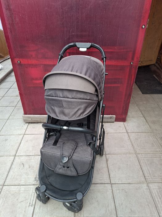 Продам коляску серую