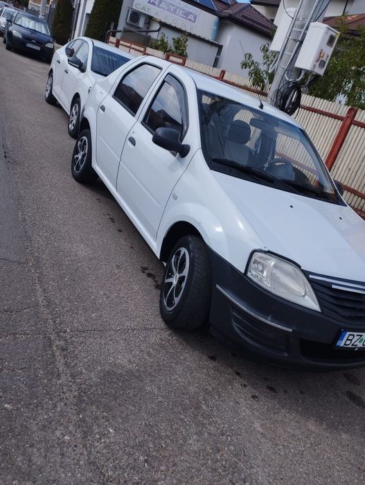 Vând Dacia Logan 2011