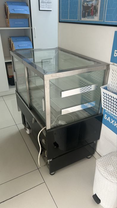 Холодильная витрина