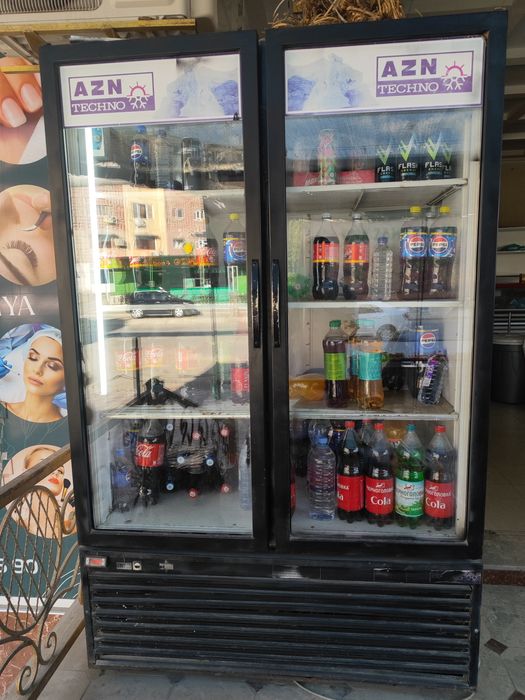 Витринный холодильник