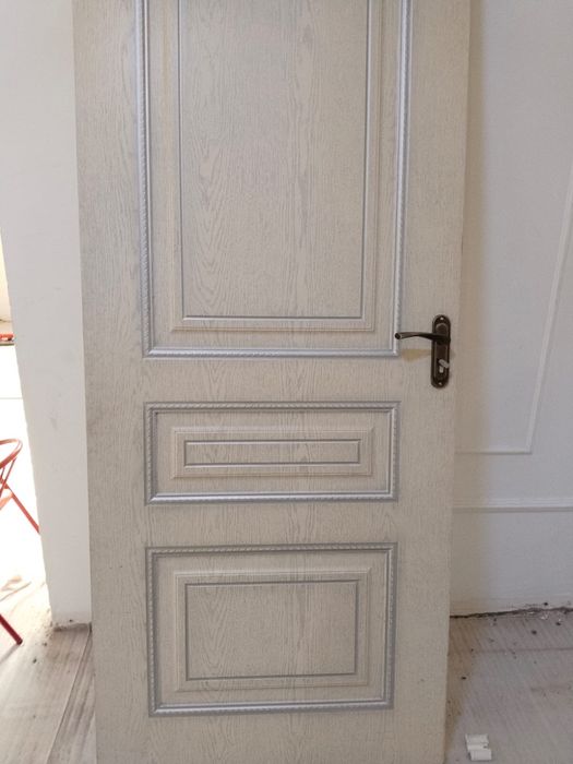 двери  белые