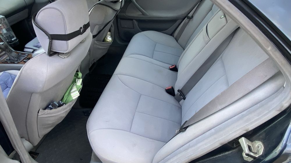 Mercedes E Class E220 W210