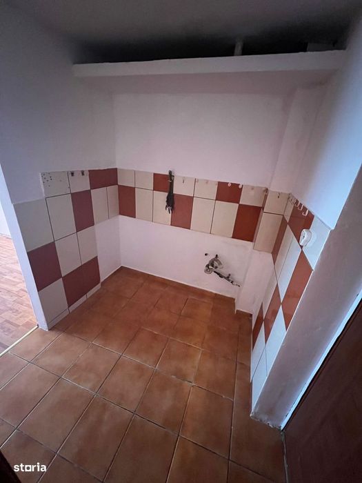 Garsoniera zona Closca ETAJUL 1 !!!