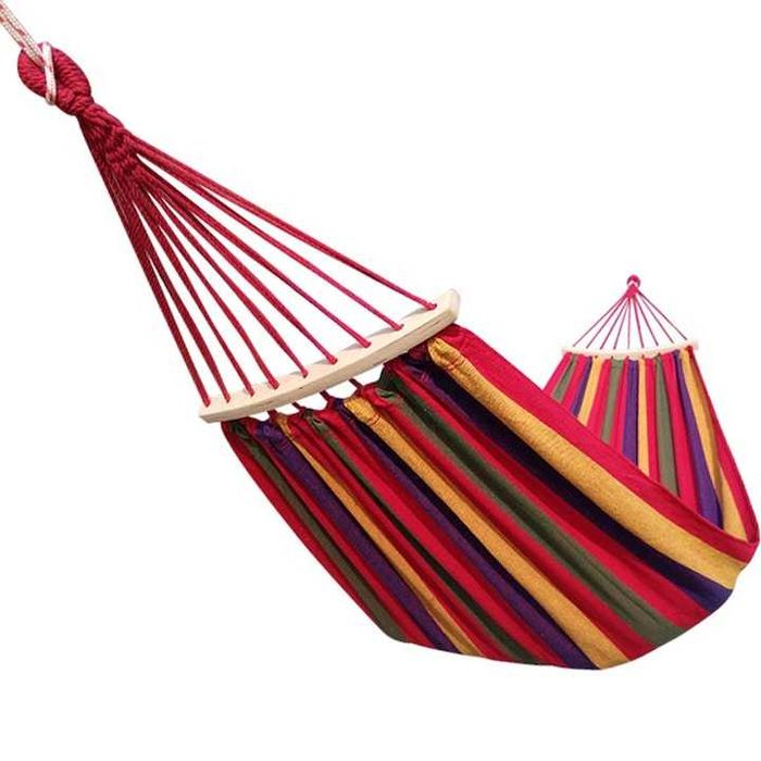 Hamac dublu 200 x 150 cm, capacitate maxima 200 kg,  material textil bumbac sac-fata perna. Pret 50 lei.
