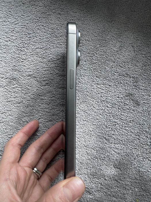 Iphone 15 pro Max за части, дисплея НЕ работи