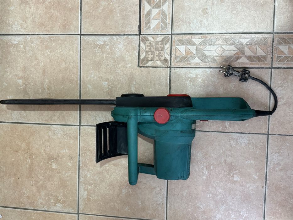 Срочно продам пилу Bosch